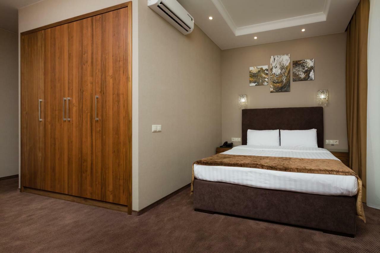 Crystal Hotel Kiev Exterior foto