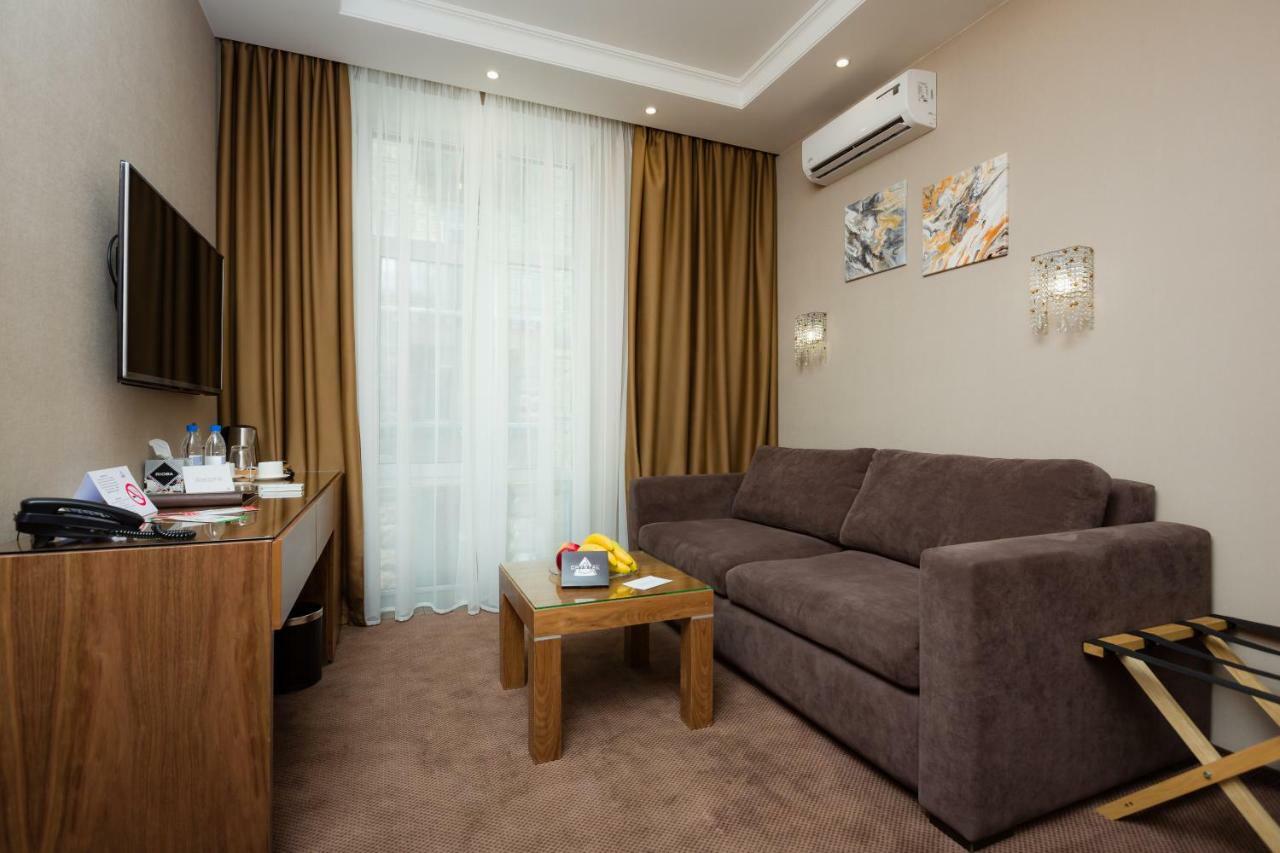 Crystal Hotel Kiev Exterior foto